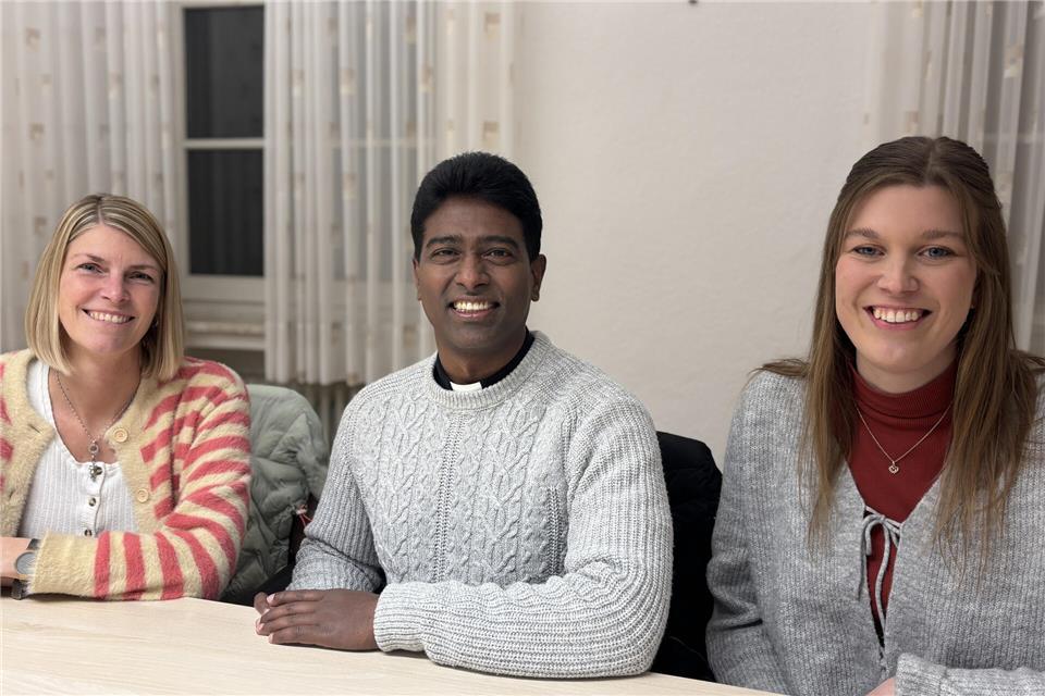 Nathalia Möller, Pfarrer Ravi Chatta und Luzie Bernard (von links) freuen sich auf die Mitgestaltung des Gemeinschaftslebens.
