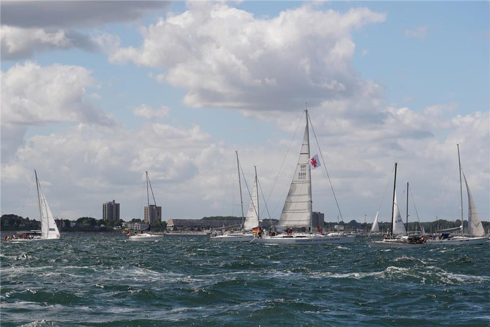 Nationaler Konkurrent von Kiel als Standort für olympische Segelregatten ist Rostock-Warnemünde. (Symbolbild)Marcus Brandt/dpa