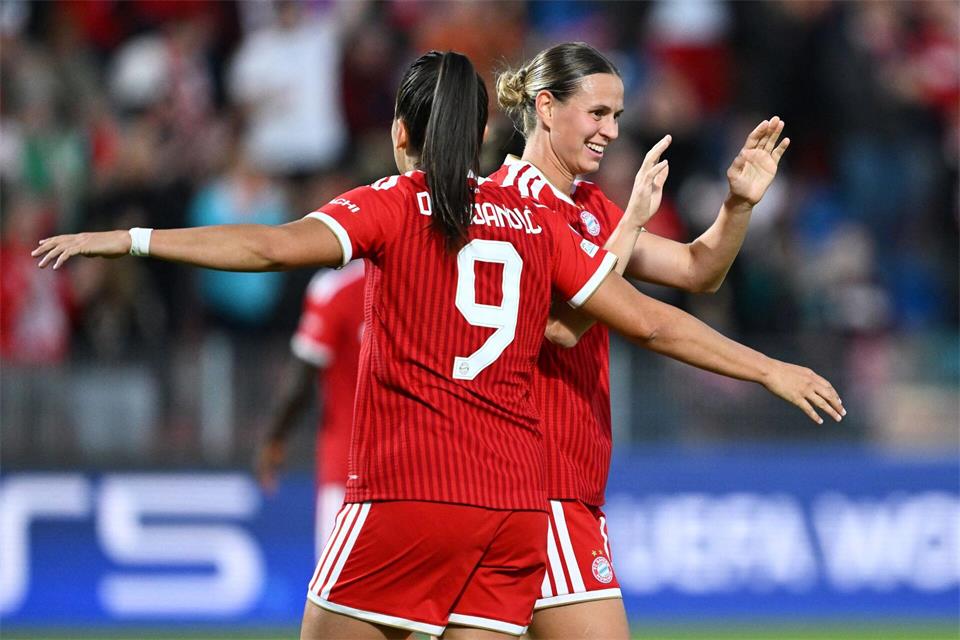 Nationalstürmerin Klara Bühl (r.): Wichtiges 1:0 bei Benfica Lissabon. (Archivbild) Sven Hoppe/dpa