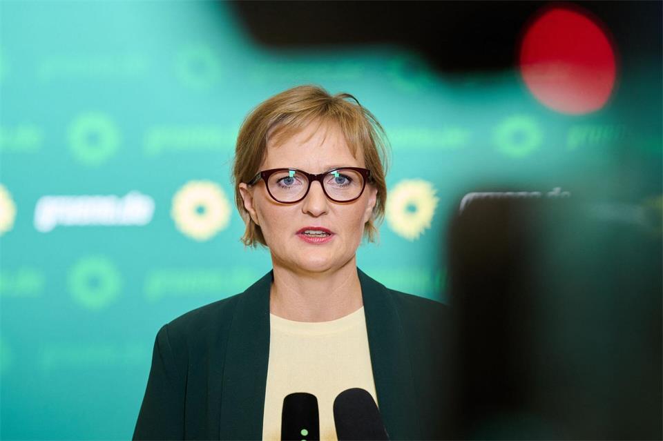 „Natürlich braucht man Verlässlichkeit und Vertrauen“, sagt Grünen-Chefin Brantner. Annette Riedl/dpa
