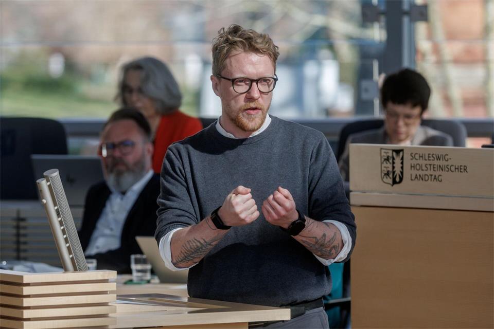„Natürlich gibt es offensichtliche Wohnprobleme in Kiel, in Lübeck und woanders“, sagte Grünen-Fraktionschef Lasse Petersdotter. (Archivbild)Markus Scholz/dpa
