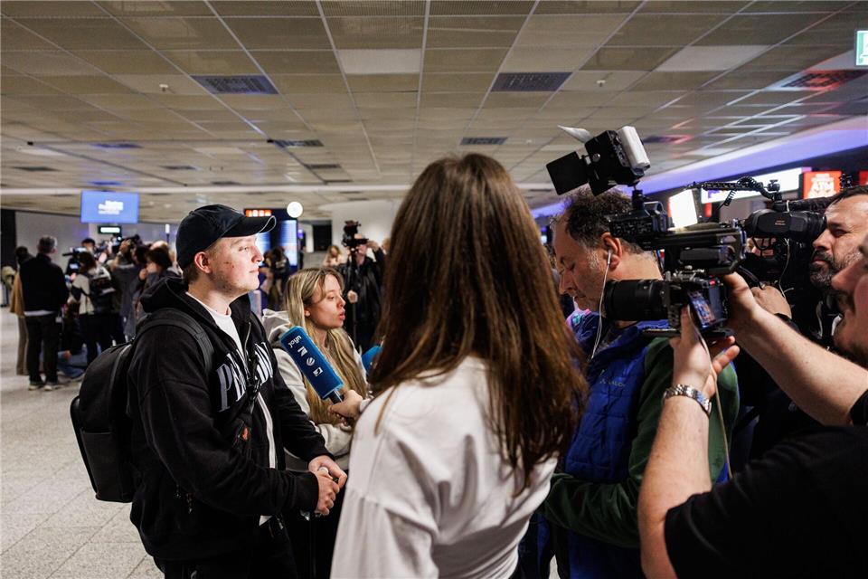 „Natürlich ist es beunruhigend, wenn man Raketen über die Köpfe fliegen sieht“, sagt Carl Wagener.Hannes P. Albert/dpa