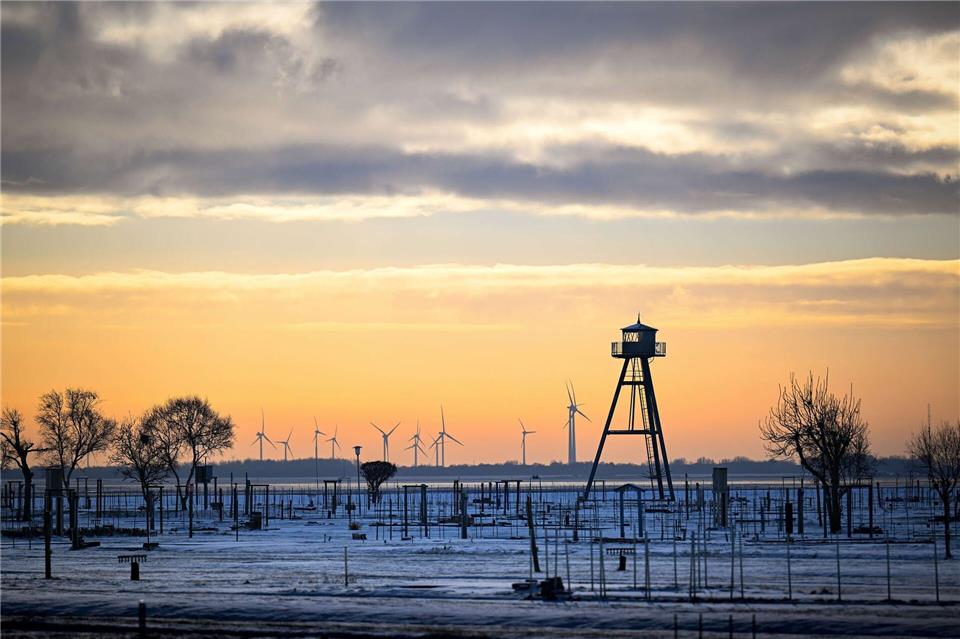Naturerleben und Gemütlichkeit stehen laut Touristikern bei Ostfriesland-Urlaubern im Winter im Vordergrund. (Archivbild) Sina Schuldt/dpa