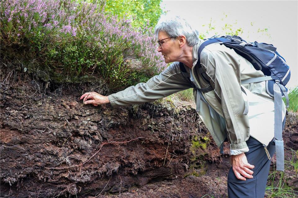 Naturführerin und Biologin, die die Vegetation erklärt: Anita Fohn.Deike Uhtenwoldt/dpa-tmn