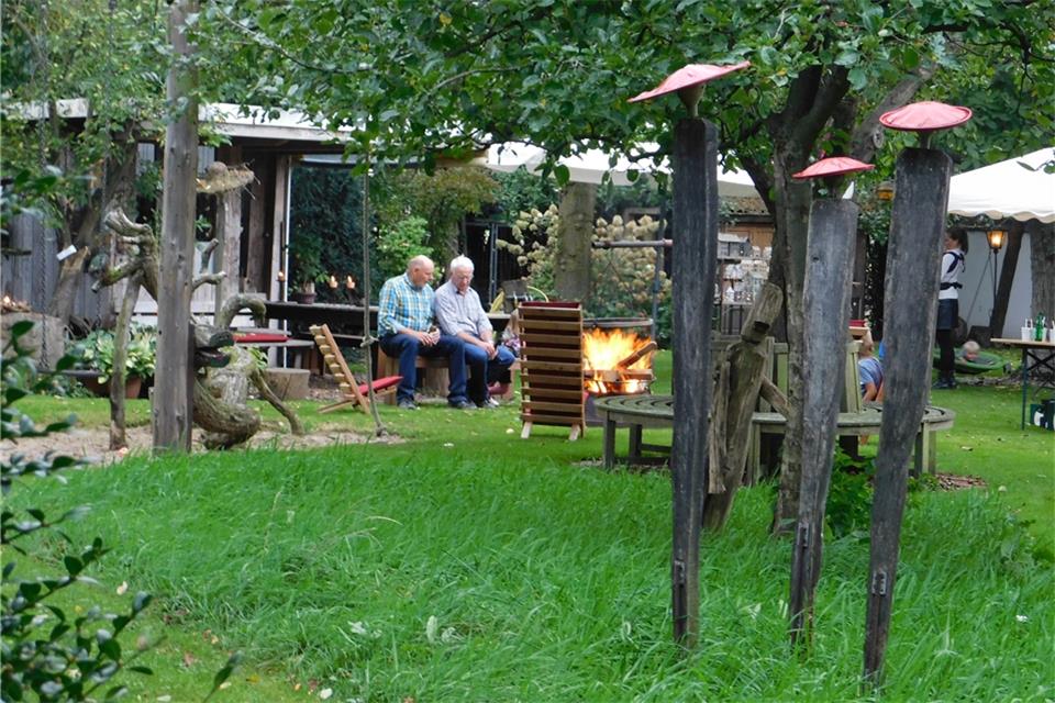 Naturverbundenheit und Gemütlichkeit lockten viele Besucher in drei Raesfelder Gärten.