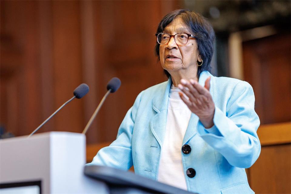 Navi Pillay erhält Friedensnobelpreis 2026 und gibt eine Pressekonferenz beim Nuremberg ForumDaniel Karmann/dpa