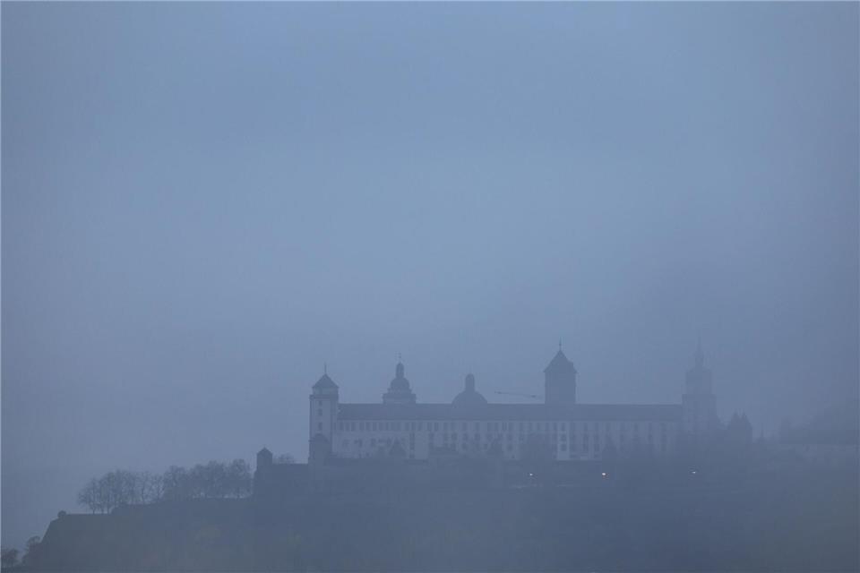 Nebel kann sich mancherorts länger halten. (Archivbild)Karl-Josef Hildenbrand/dpa