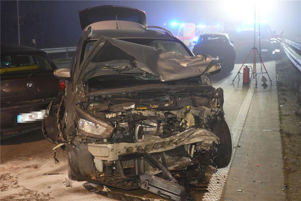 Neben Blechschäden gibt es bei Glätteunfällen in Niedersachsen auch Verletzte.Nord-West-Media TV/Nord-West-Media TV /dpa