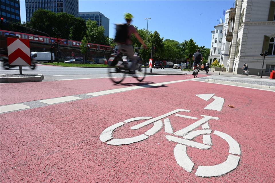 Neben Bus und Bahn ist das Fahrrad das Herzstück der Mobilitätswende. (Symbolfoto) David Hammersen/dpa