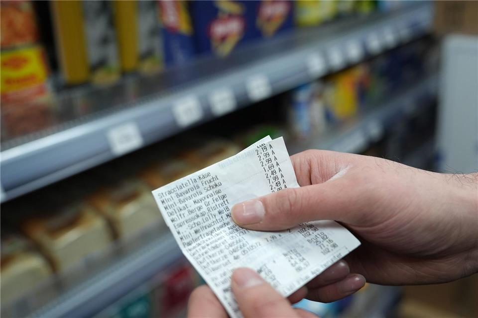 Neben Heizöl und Kraftstoffen erwiesen sich auch Nahrungsmittel im April als Preistreiber. (Symbolbild)Marcus Brandt/dpa