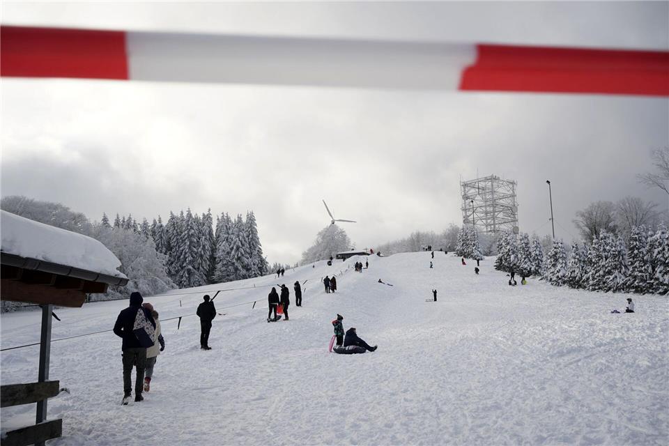 Neben Snowtube kann am Salzburger Kopf auch gerodelt und Ski gefahren werden. (Archivbild)Thomas Frey/dpa