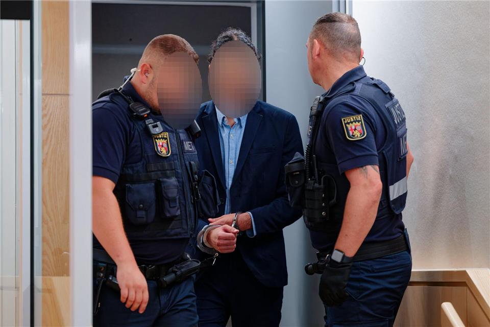 Nebenklagevertreter und Verteidigung wollen das Urteil juristisch überprüfen lassen. (Archivbild)Uwe Anspach/dpa