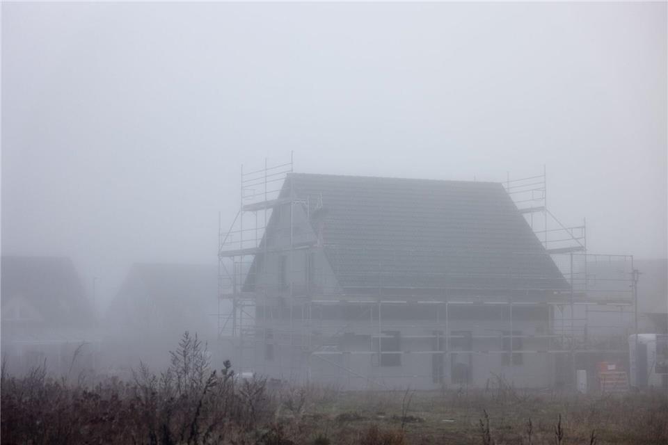 Nebulöse Zahlen? Wer verhindern möchte, dass die Kosten beim Bau explodieren, kann so manche Maßnahme dagegen ergreifen.picture alliance/dpa