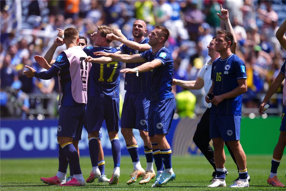Nehmen es mit dem Gastgeber USA auf: Bosnien-HerzegowinaManu Fernandez/AP/dpa