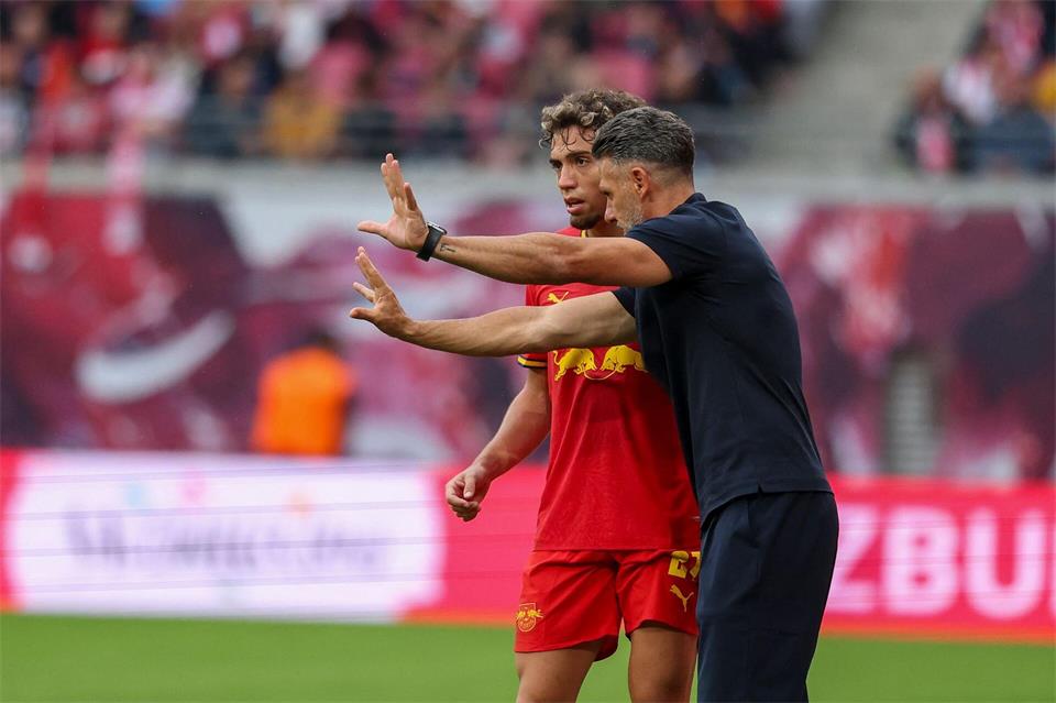Neil El Aynaoui mit RB-Trainer Martin Demichelis.Jan Woitas/dpa
