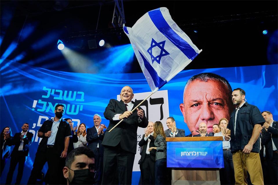 Netanjahus wichtigster Herausforderer Gadi Eisenkot, Ex-Generalstabschef, gilt als sicherheitspolitisch konservativ und integer, zugleich aber als wenig charismatisch.Baz Ratner/AP/dpa