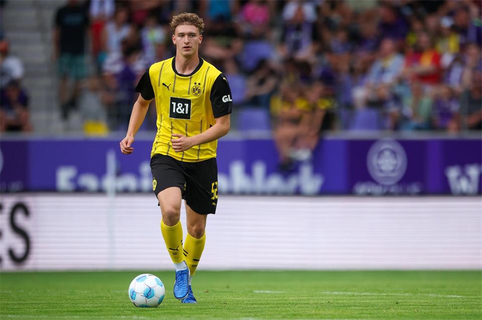 Neu bei Greuther Fürth: Die Dortmunder Leihgabe Elias Benkara.Jan Woitas/dpa