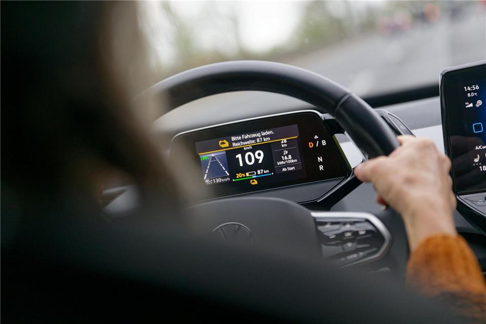 Neu ist seit dem 1. Juli, dass das E-Auto, das als Dienstwagen genutzt werden soll, einen Bruttolistenpreis von bis zu 100.000 Euro haben darf, ohne an Steuervorteil einzubüßen.picture alliance/dpa