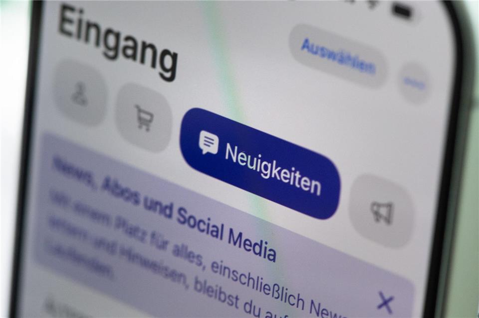 Neue Funktion bei Apple: Seit dem Update auf iOS 18.4 wird jede neu eingehende Mail in eine von vier Kategorien eingeordnet.Franziska Gabbert/dpa-tmn