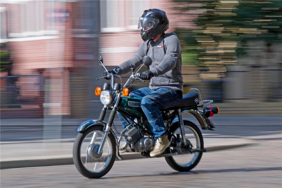 Neue Kennzeichen kommen für bestimmte Fahrzeuge. (Symbolbild)Hendrik Schmidt/dpa-Zentralbild/dpa