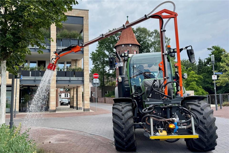 Neue Technik: Per Gießarm kann während der Fahrt Wasser fließen.
