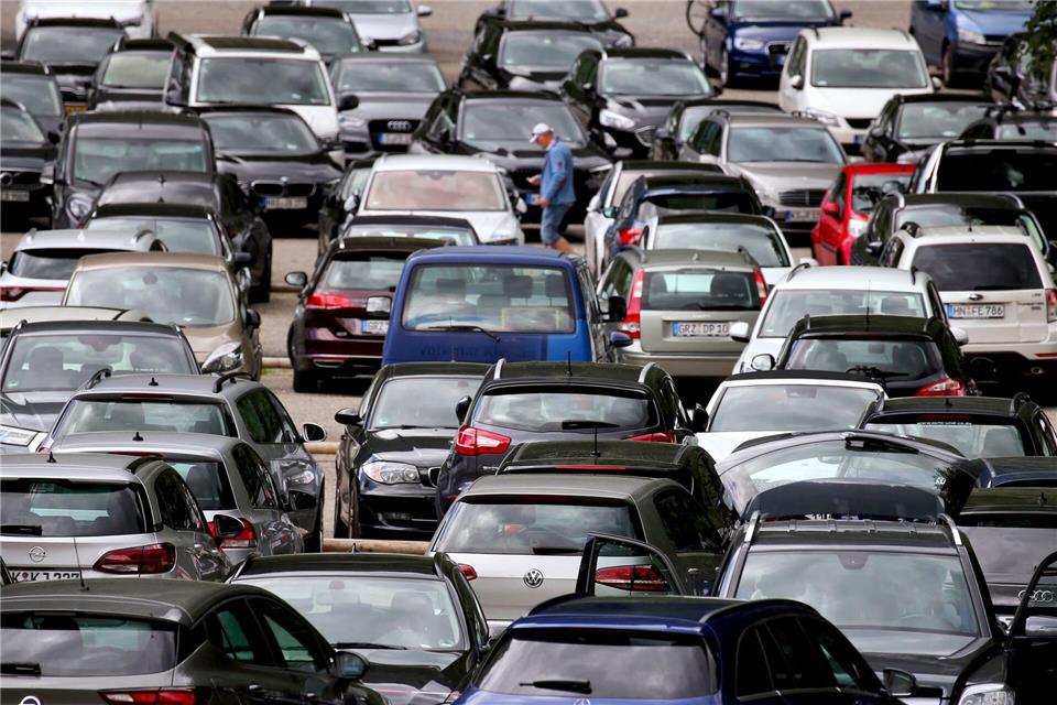 Neue Typklassen für Millionen Autos: Rund 5,9 Millionen Halter müssen mit höheren Einstufungen rechnen.picture alliance/dpa