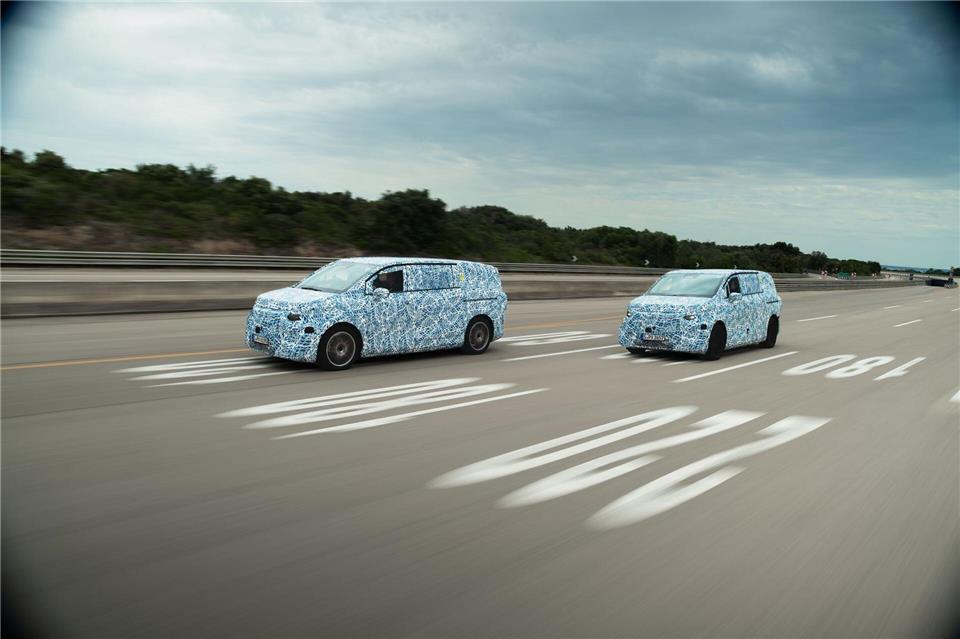 Neue Vans der V-Klasse: Der Mercedes VLE läuft sich gerade noch warm.Mercedes-Benz AG/dpa-tmn