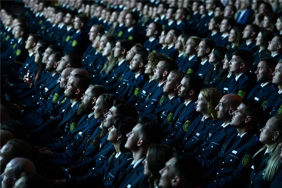 Neue Workshops sollen Polizeianwärter in Sachsen für Antisemitismus sensibilisieren. (Archivbild)Hendrik Schmidt/dpa