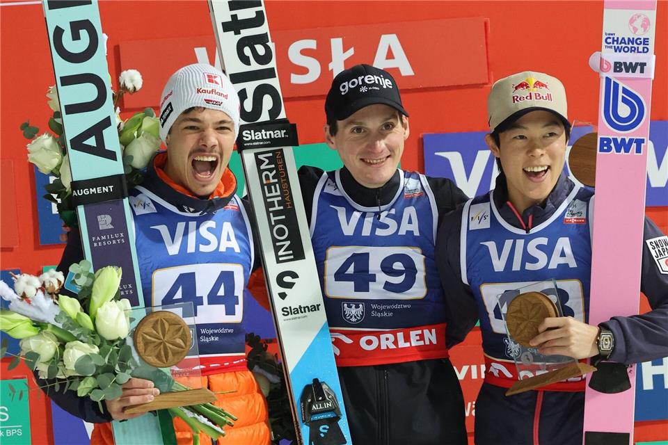 Neuer Hoffnungsträger der deutschen Skispringer: Philipp Raimund (l). Grzegorz Momot/PAP/dpa