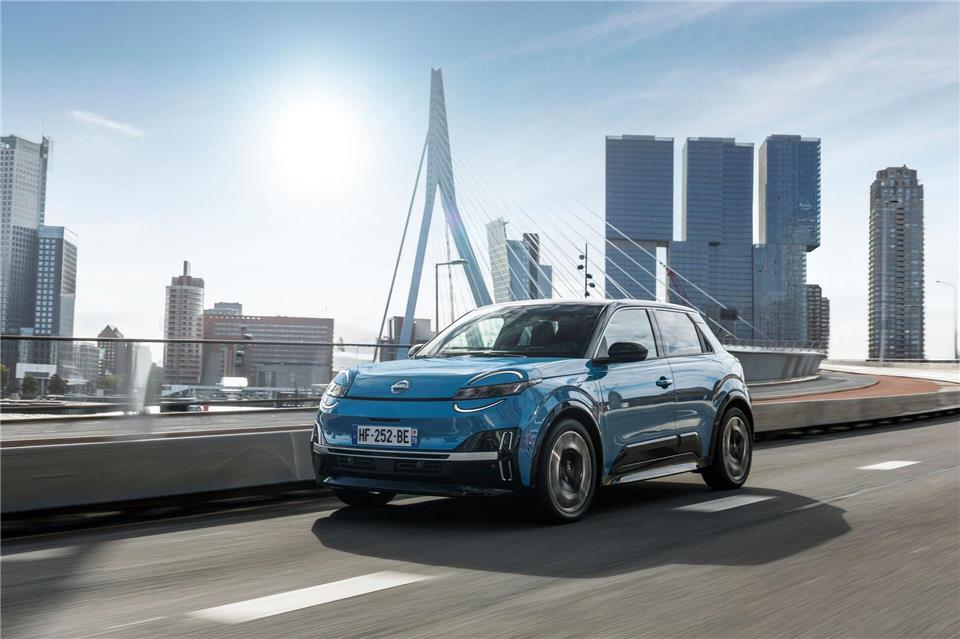 Neuer Nissan Micra: Der Kleinwagen kommt jetzt als vollelektrischer Stromer, basierend auf der Technik des Renault 5.Nissan/dpa-tmn