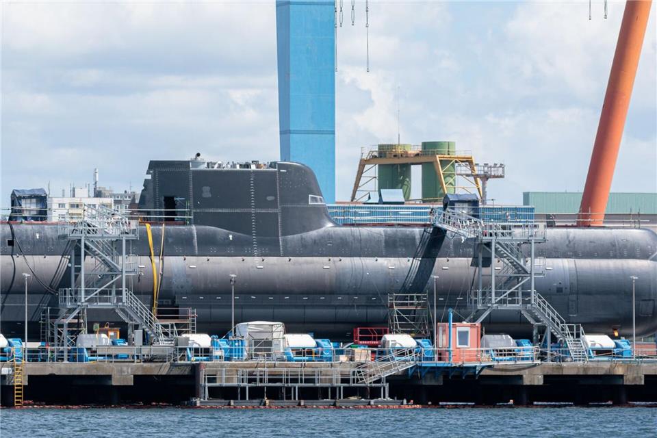 Neuer Rüstungsauftrag für die Kieler U-Boot-Schmiede TKMS aus Singapur. (Archivbild)Markus Scholz/dpa