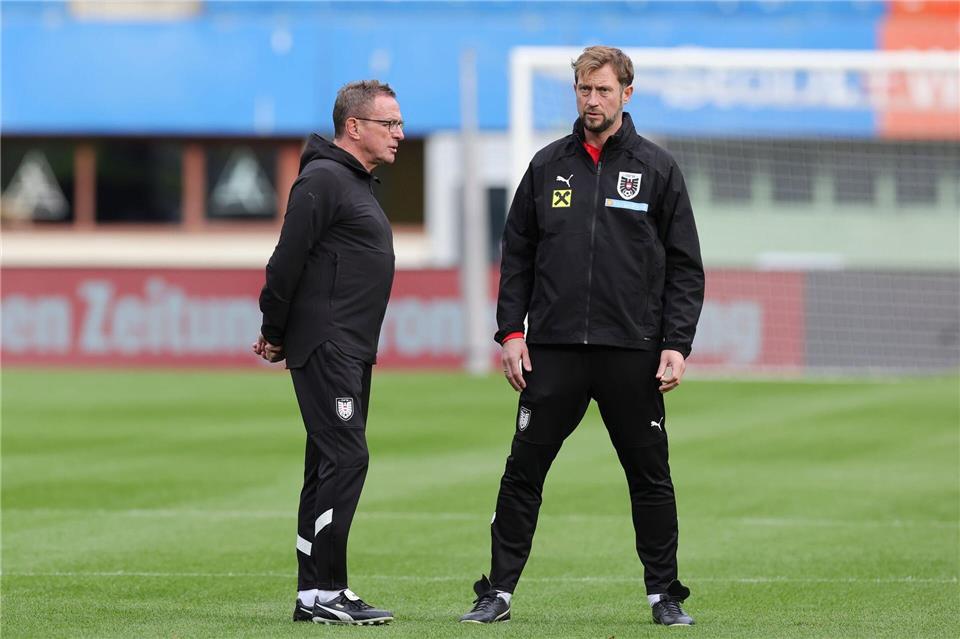 Neuer Trainer in Braunschweig: Lars Kornetka (r), Assistenzcoach von Ralf Rangnick bei der österreichischen Nationalmannschaft. (Archivbild)Christian Charisius/dpa