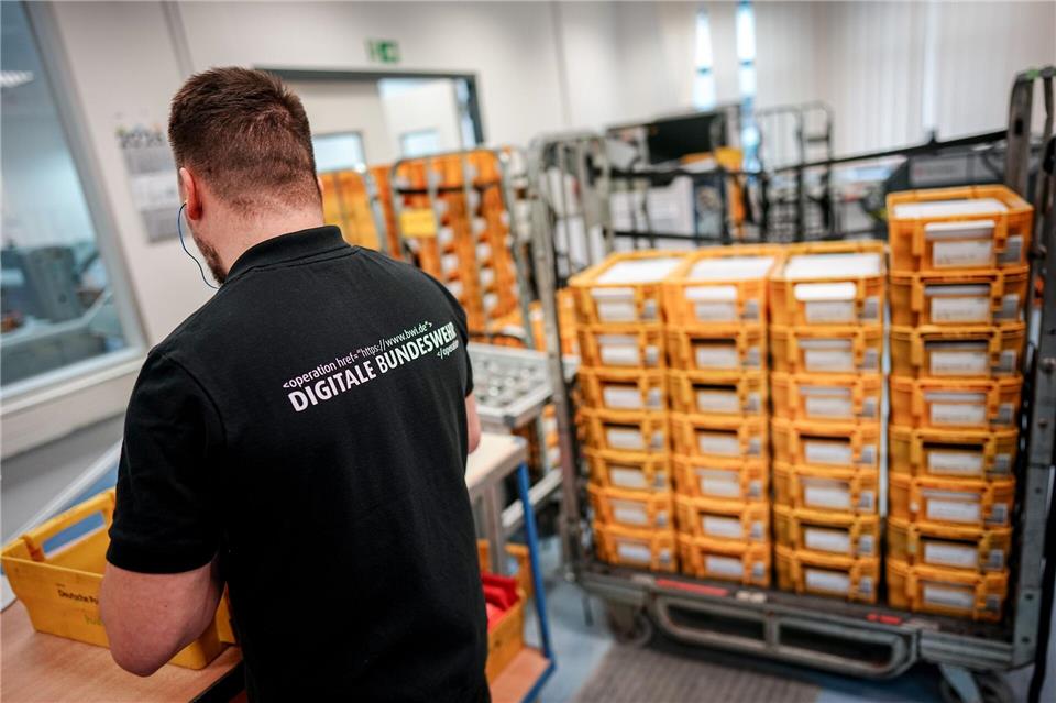 Neuer Wehrdienst - Erste Fragebögen werden verschicktKay Nietfeld/dpa