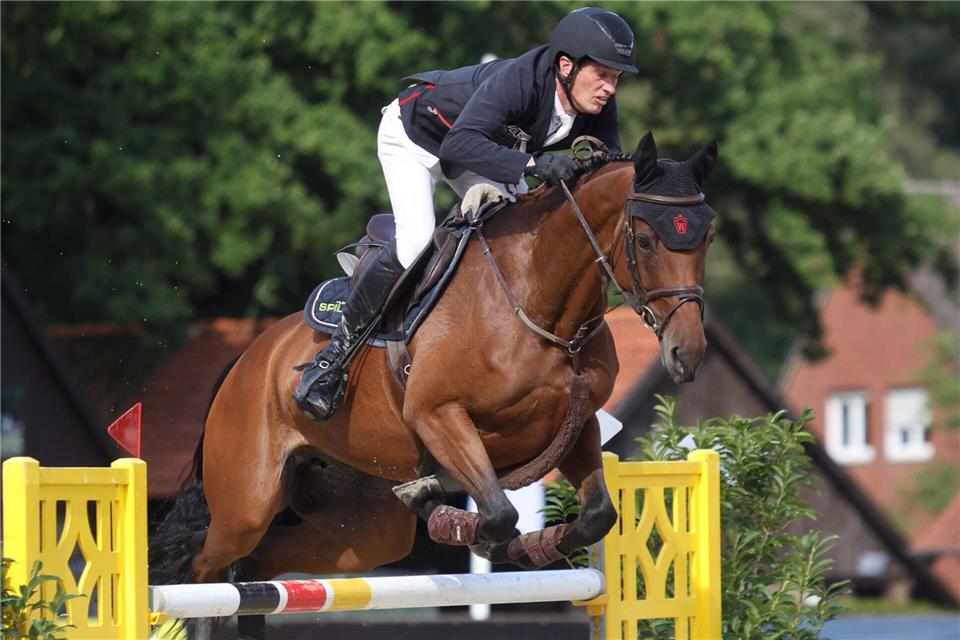 Neuer Westfalenmeister: Hendrik Dowe aus Heiden siegt in Handorf mit Lajacuma.