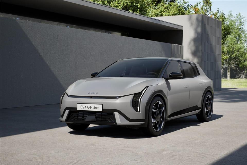 Neuer in der elektrischen Kompaktklasse: Kia schickt noch im Herbst den EV4 als Steilheck ins Rennen um die Käufergunst.Kia/dpa-tmn