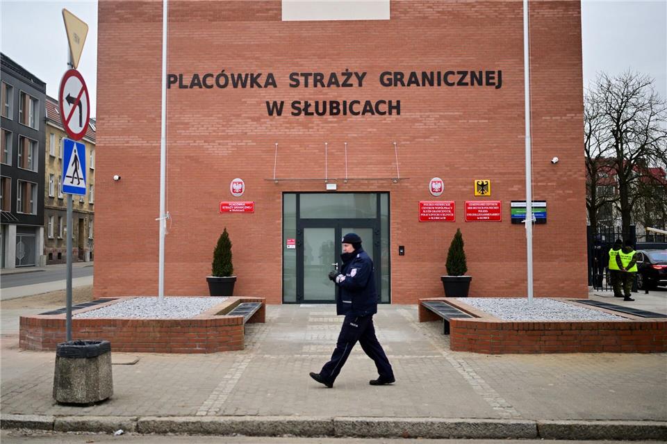 Neuer und größerer Standort: Das Gemeinsame Zentrum der deutsch-Polnische Polizei- und Zollzusammenarbeit ist von Swiecko in Polen nach Slubice umgezogen. Sebastian Christoph Gollnow/dpa