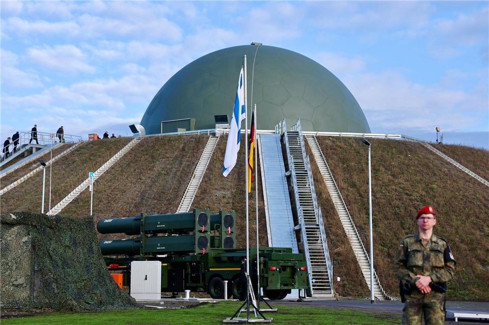 Neues Flugabwehrsystem Arrow 3 geht in BetriebJan Woitas/dpa