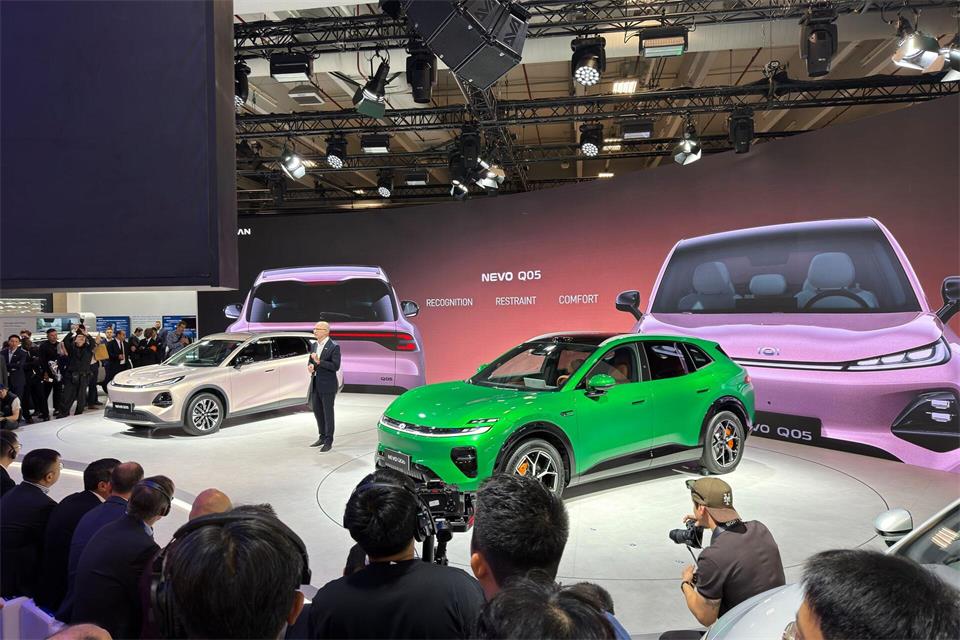 Neues aus China: Changan zeigt die Submarken Nevo (im Bild ) und Avtr als Europadebüt. Thomas Geiger/dpa-tmn