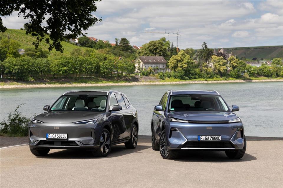 Neues aus China: Hersteller Geely versucht es nun unter eigenem Nahmen mit dem E5 (l) und dem Starray.weigl.biz/Geely/dpa-tmn