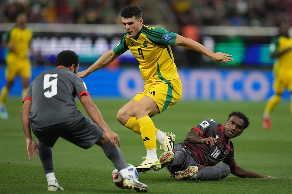 Neukaledonien kämpfte, war Jamaika aber zumeist unterlegen.Eduardo Verdugo/AP/dpa