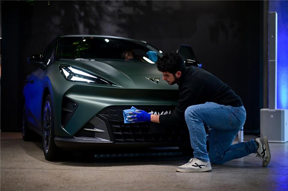 Neuling aus Spanien: Mit dem Raval enthüllt die VW-Tochter Cupra das erste Modell der neuen Elektro-Kleinwagenfamilie des Konzerns.Sebastian Christoph Gollnow/dpa