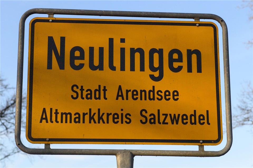 „Neulingen“ ist im Altmarkkreis Salzwedel auf dem Ortseinfahtsschild zu lesen.Klaus-Dietmar Gabbert/dpa