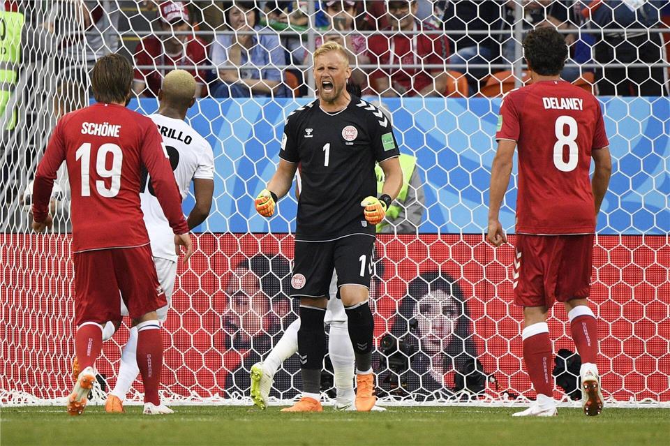 Next Level bei den Psychotricks: Torwart Kasper Schmeichel. (Archivbild)Lui Siu Wai/xinhua/dpa
