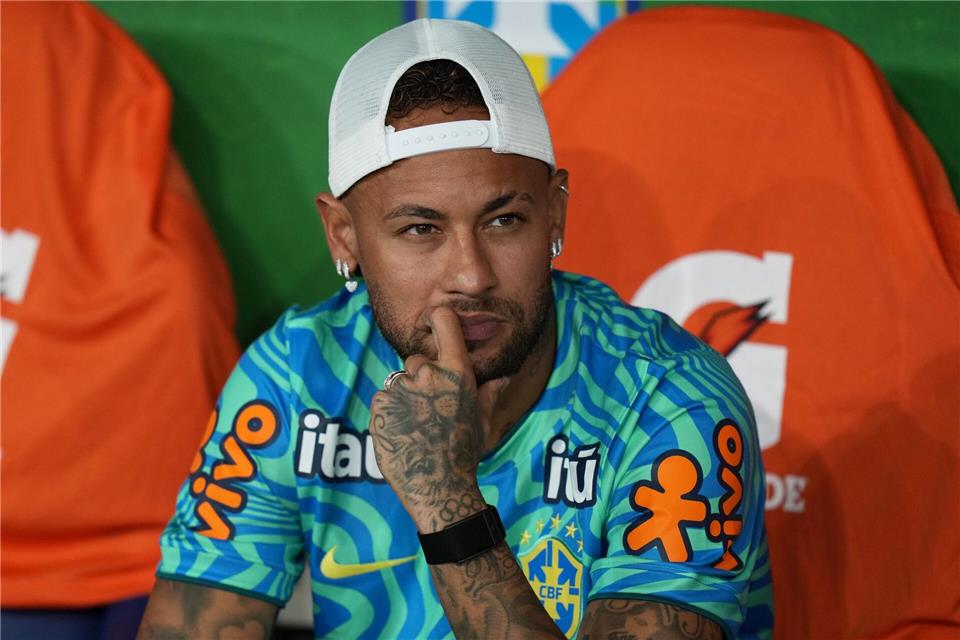 Neymar verpasst den WM-Auftakt mit Brasilien. (Archivbild)Silvia Izquierdo/AP/dpa