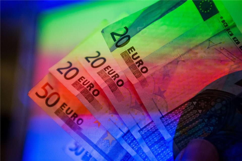 Nicht einfach nur ein Tauschmittel: Oft messen Menschen Geld deutlich mehr Bedeutung bei.Frank Rumpenhorst/dpa/dpa-tmn