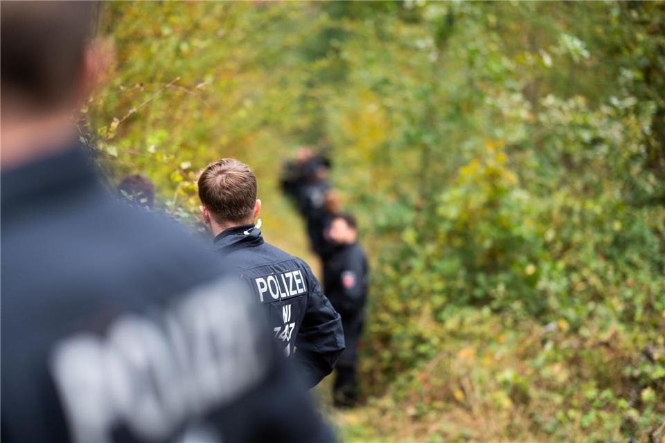 Nicht immer, wenn eine Person vermisst wird, startet die Polizei direkt einen Großeinsatz. Vorher passieren noch viele andere Dinge.