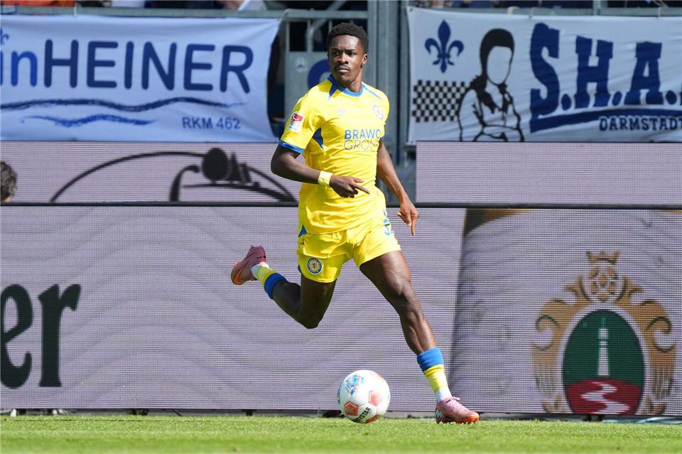 Nicht mehr im Brauschweiger Trikot: Christian Conteh wechsel nach Heidenheim. (Archivbild)Marc Schüler/dpa