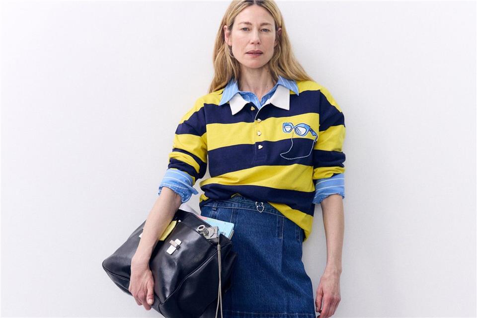 Nicht nur an der Uni anwesend: gestreifter College-Look wie hier von Fabienne Chapot (Sweater ca. 130 Euro, Rock ca. 140 Euro, Schuhe ca. 150 Euro).Fabienne Chapot/dpa-tmn