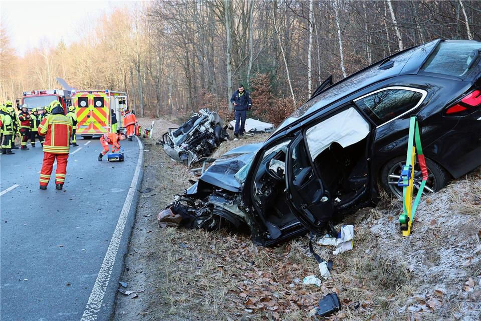 Nicht nur auf Landstraßen ist häufig überhöhte Geschwindigkeit die Unfallursache. (Symbolbild)Ralf Hettler/dpa