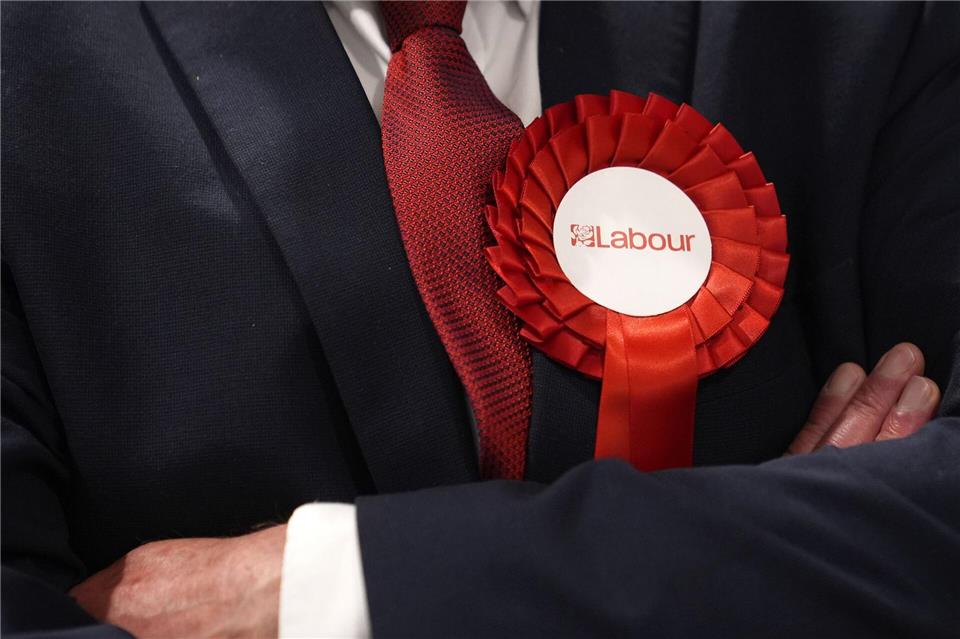 Nicht nur der Premier, sondern auch die Labour-Partei steckt in einer historischen Krise. (Archivbild)Joe Giddens/PA Wire/dpa